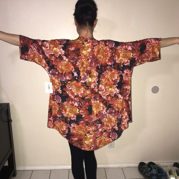 Lularoe Lindsay kimono - Picture 4 of 8